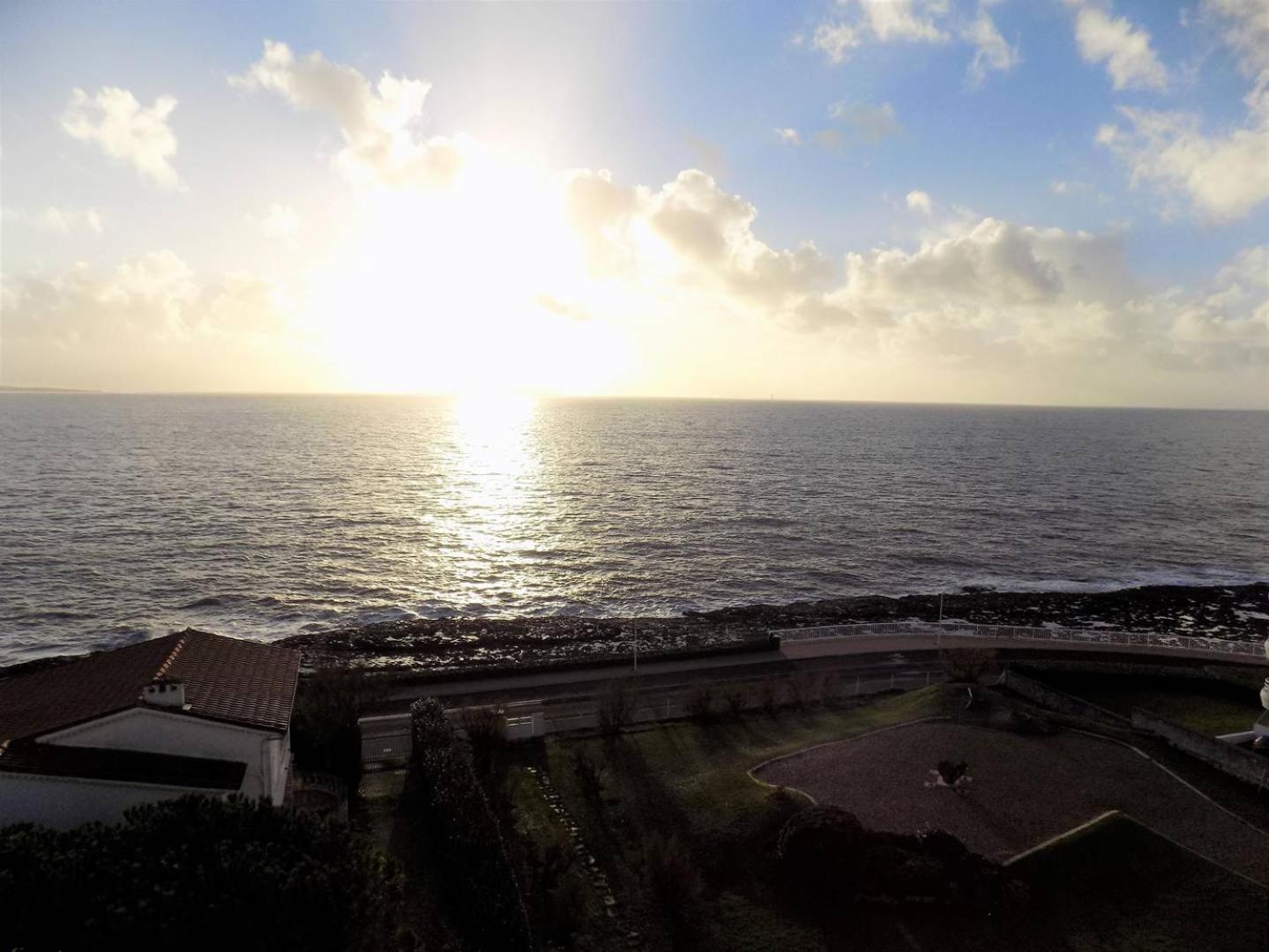 Royan - Pleine Vue Mer Pour Cet Appartement Classe 2 Etoiles - Les Tamaris Экстерьер фото